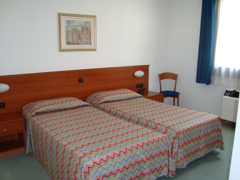 Hotel Naonis Cordenons Bilik gambar