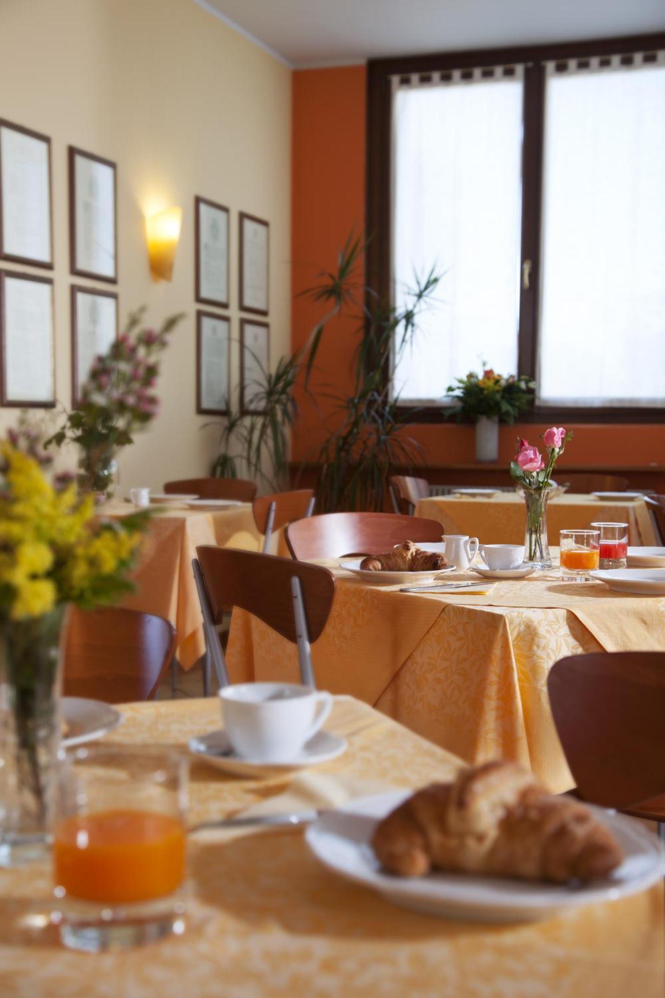 Hotel Naonis Cordenons Luaran gambar
