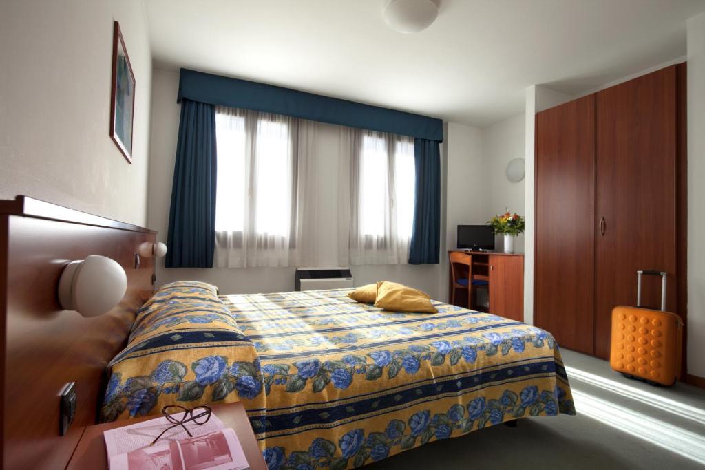 Hotel Naonis Cordenons Luaran gambar