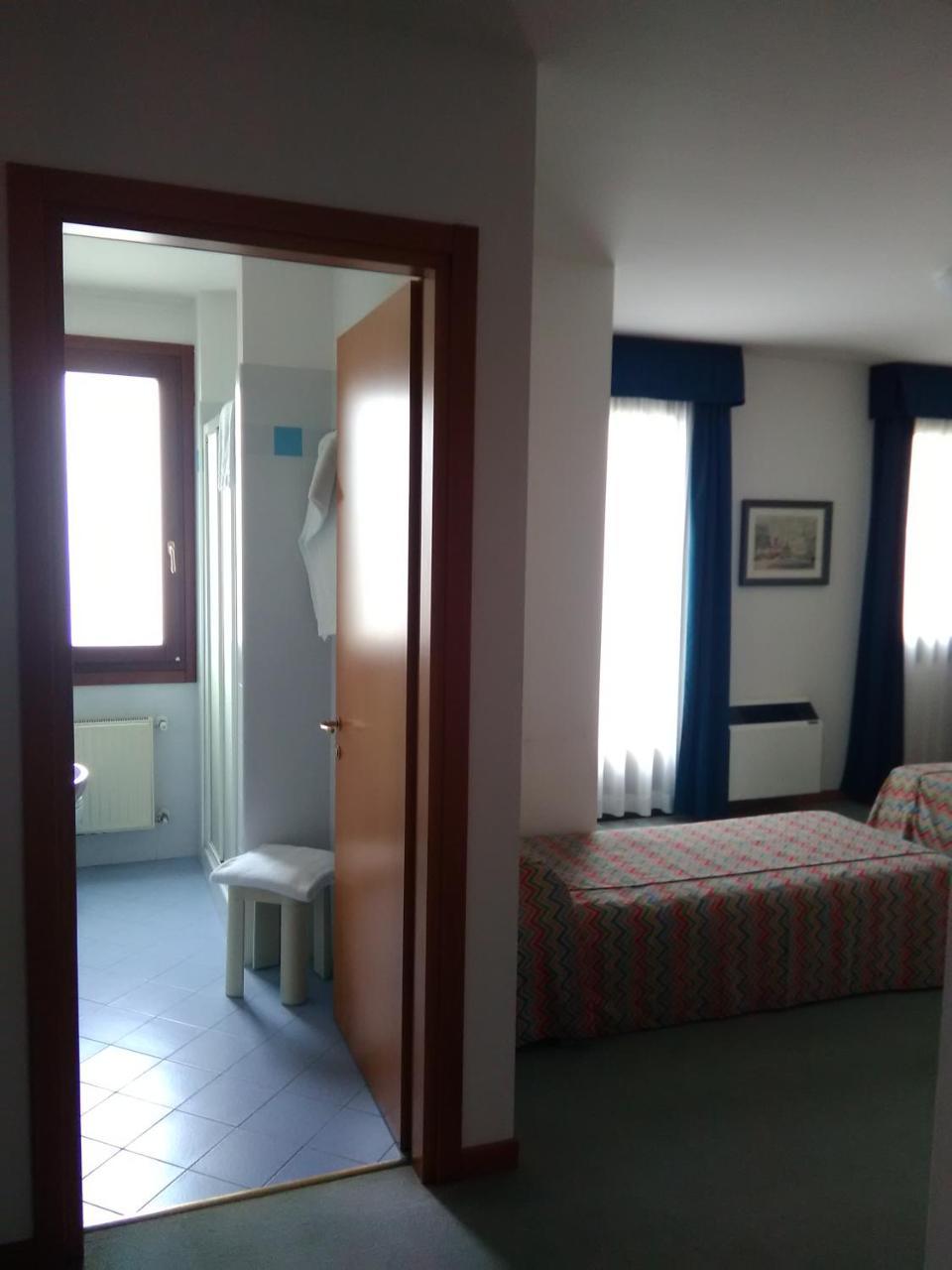 Hotel Naonis Cordenons Luaran gambar